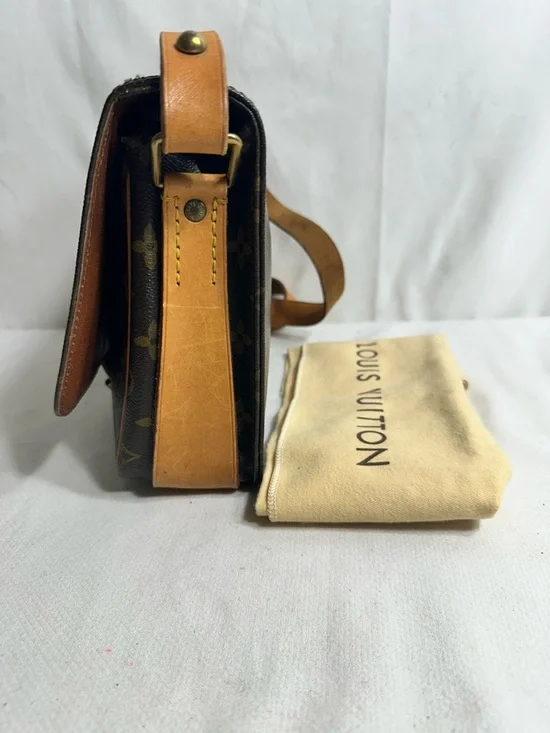 Louis Vuitton Crossbody Bag - Picture 4 of 10